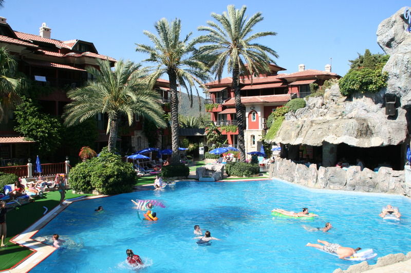 Grand Aquarium Apart Icmeler Exterior photo